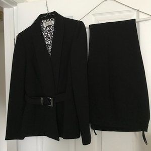 Women's pant Suit